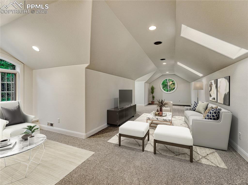 Image 40 of 50: Living Room