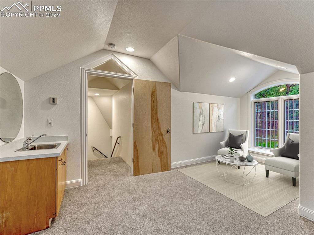 Image 41 of 50: Sitting Room