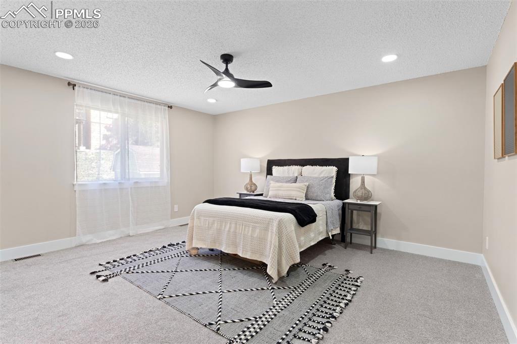 Image 16 of 45: Bedroom