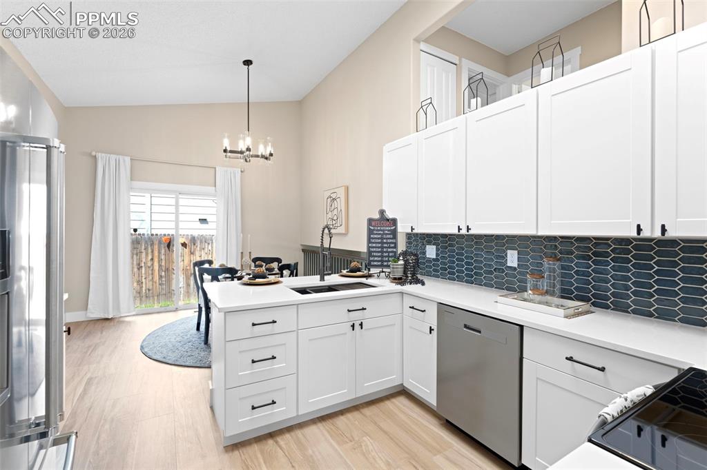 Image 8 of 45: Kitchen