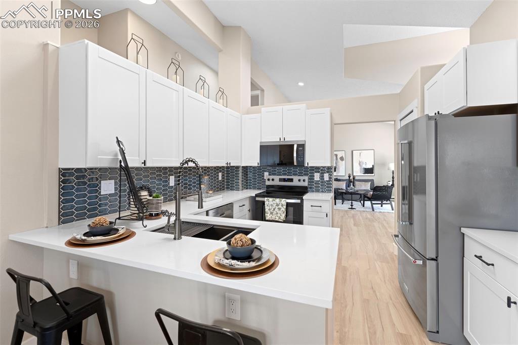 Image 9 of 45: Kitchen