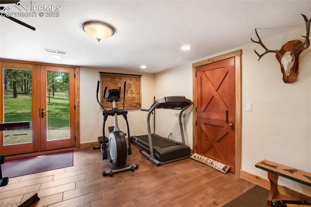 Image 32 of 48: Exercise Room