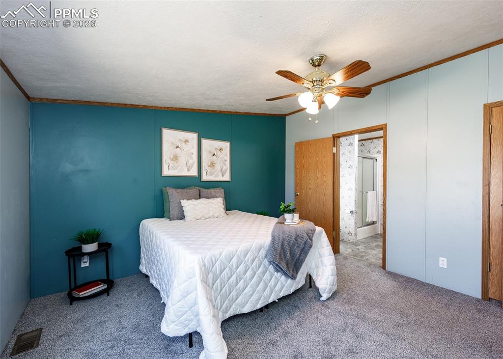 Image 20 of 40: Bedroom