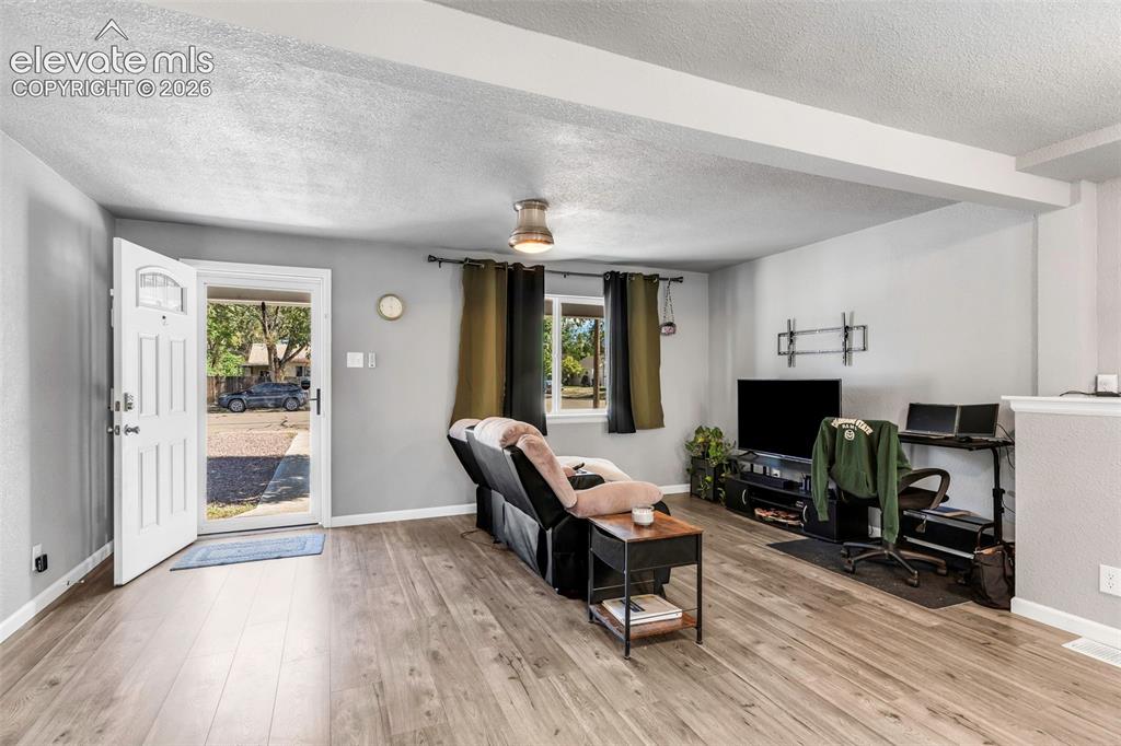 Image 10 of 30: Living Room