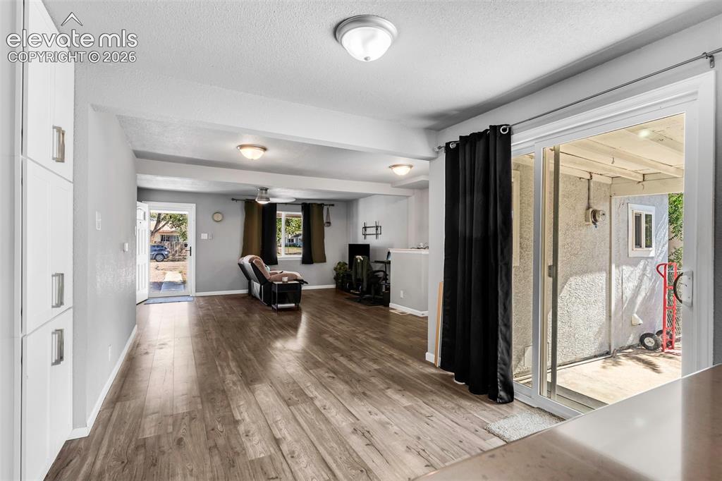 Image 14 of 30: Living Room