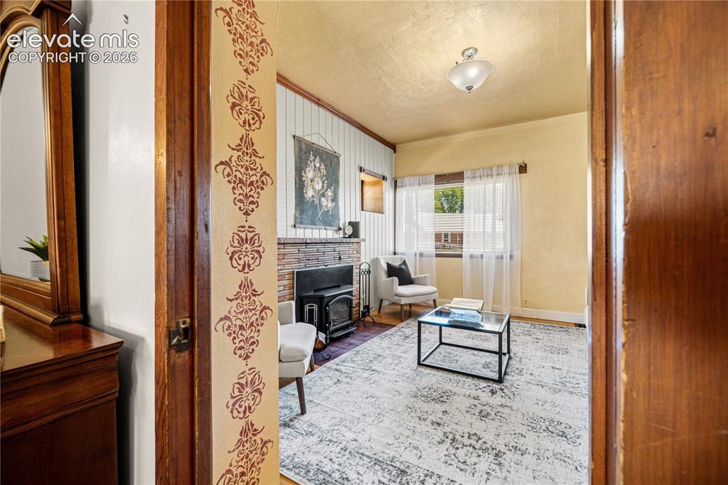 Image 19 of 48: Sitting Room