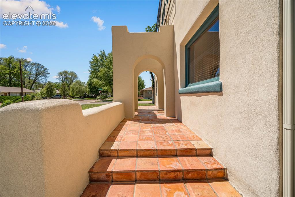 Image 6 of 48: Entry
