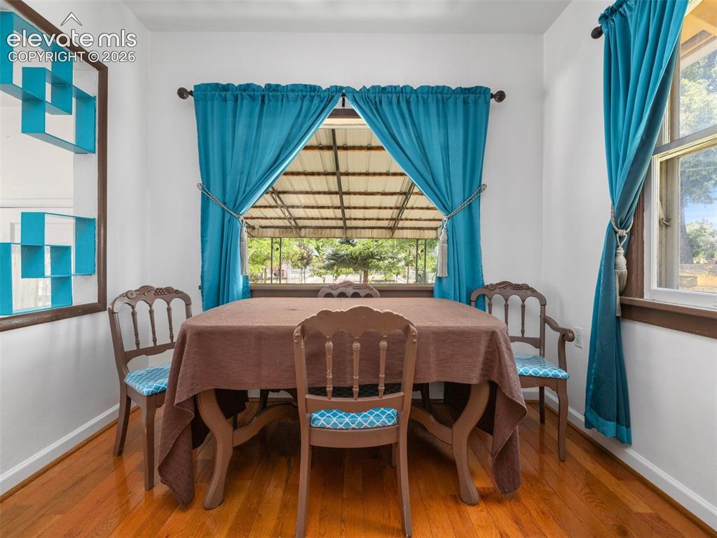 Image 10 of 26: Dining Area