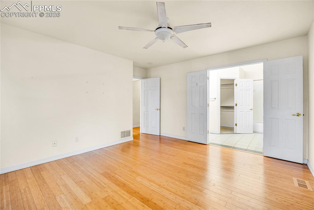 Image 13 of 34: Bedroom