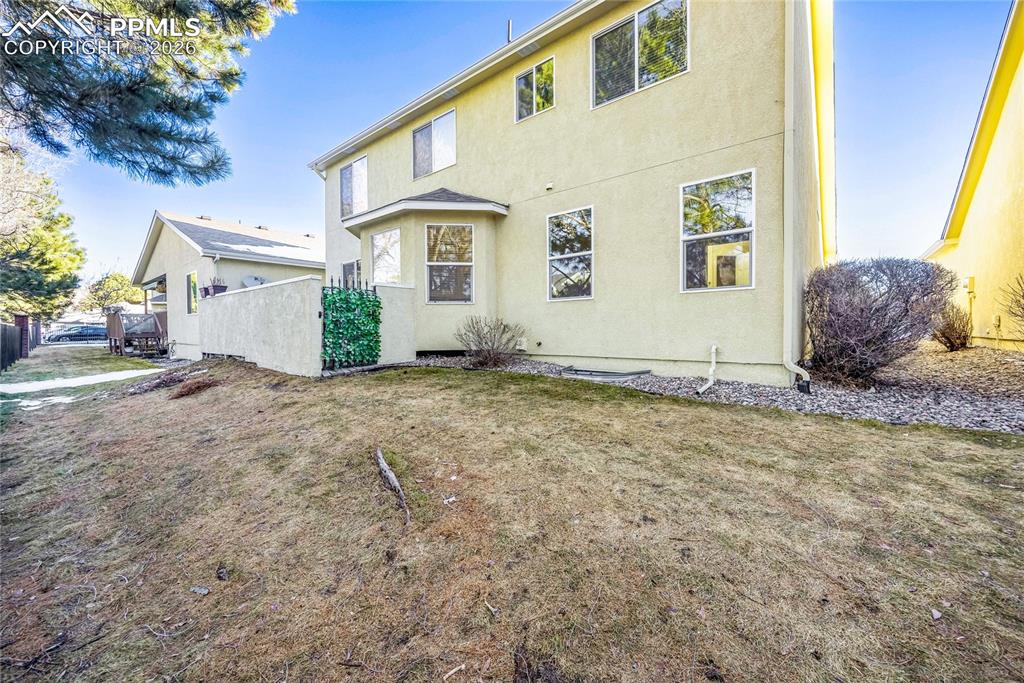 Image 30 of 34: Back of Structure