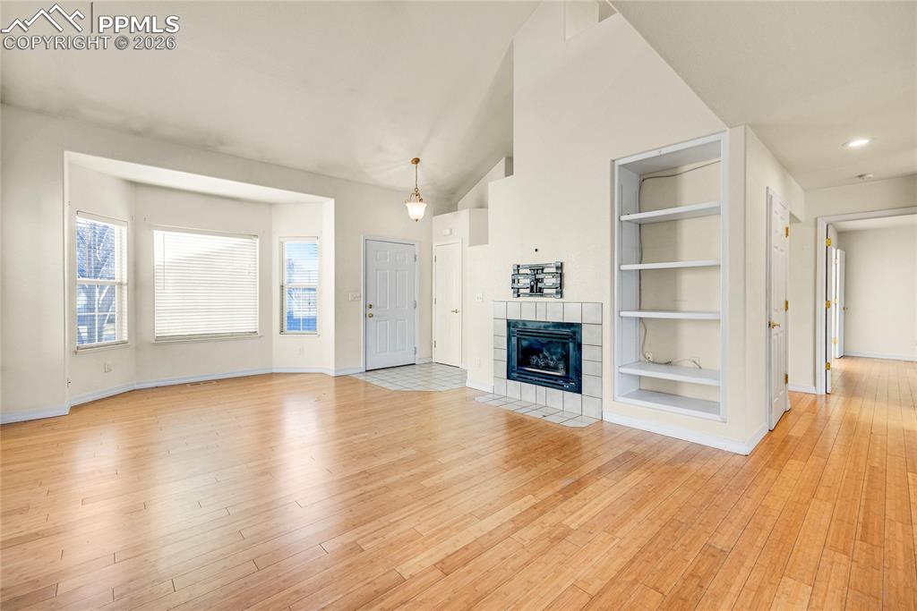 Image 5 of 34: Living Room