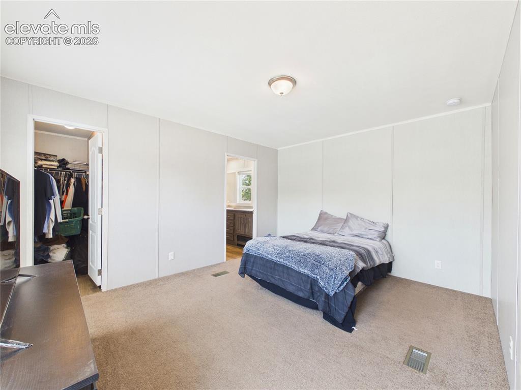 Image 10 of 26: Bedroom