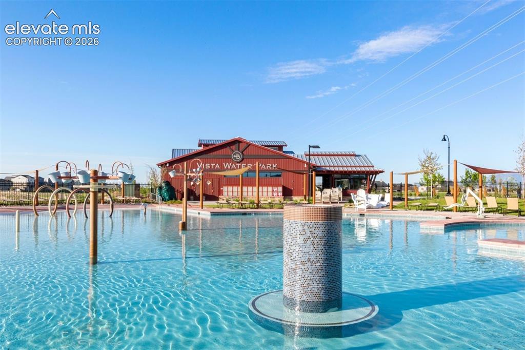 Image 16 of 24: Pool