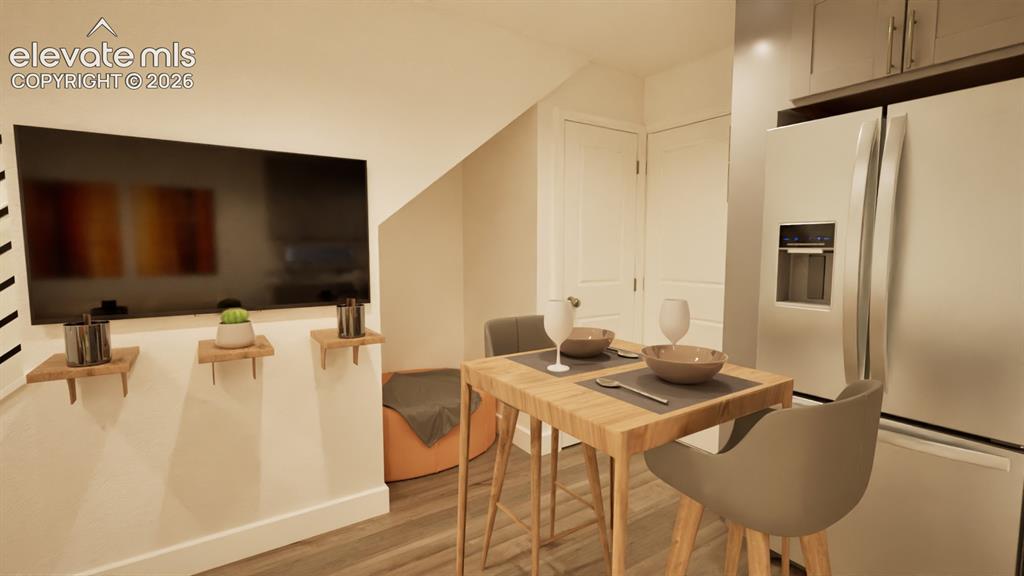 Image 4 of 24: Dining Area