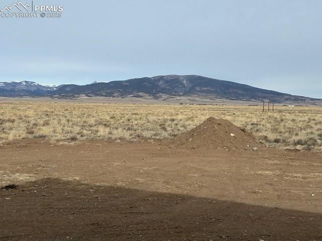 Image 7 of 28: Mountain view