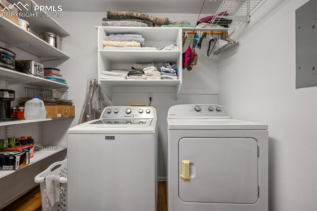 Image 11 of 26: Laundry