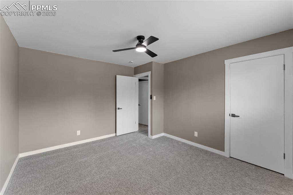 Image 16 of 36: Bedroom