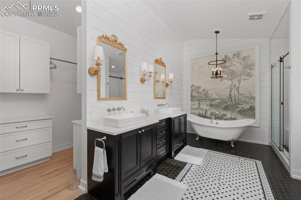 Listing 2436807, Image 15 of 38