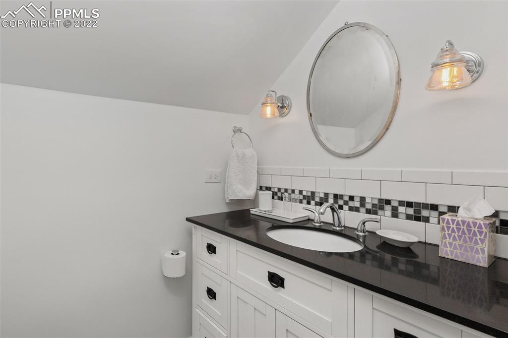 Listing 2436807, Image 17 of 38