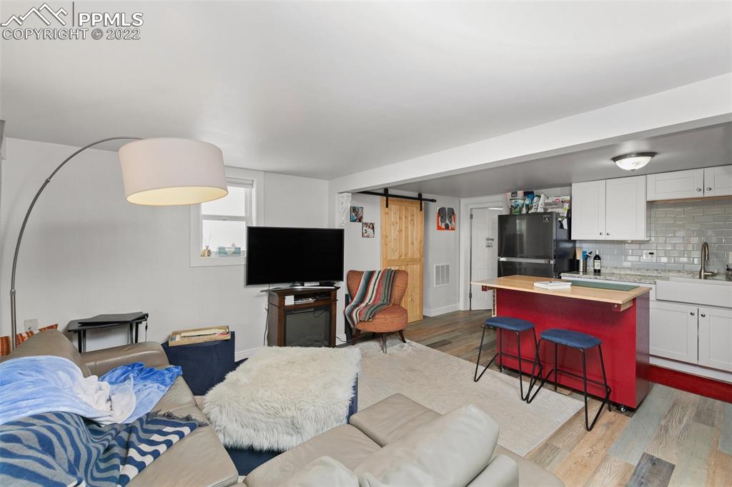 Listing 2436807, Image 23 of 38