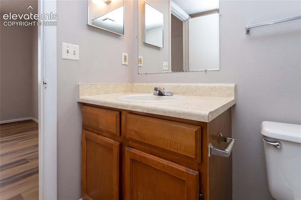 Image 17 of 19: Bathroom