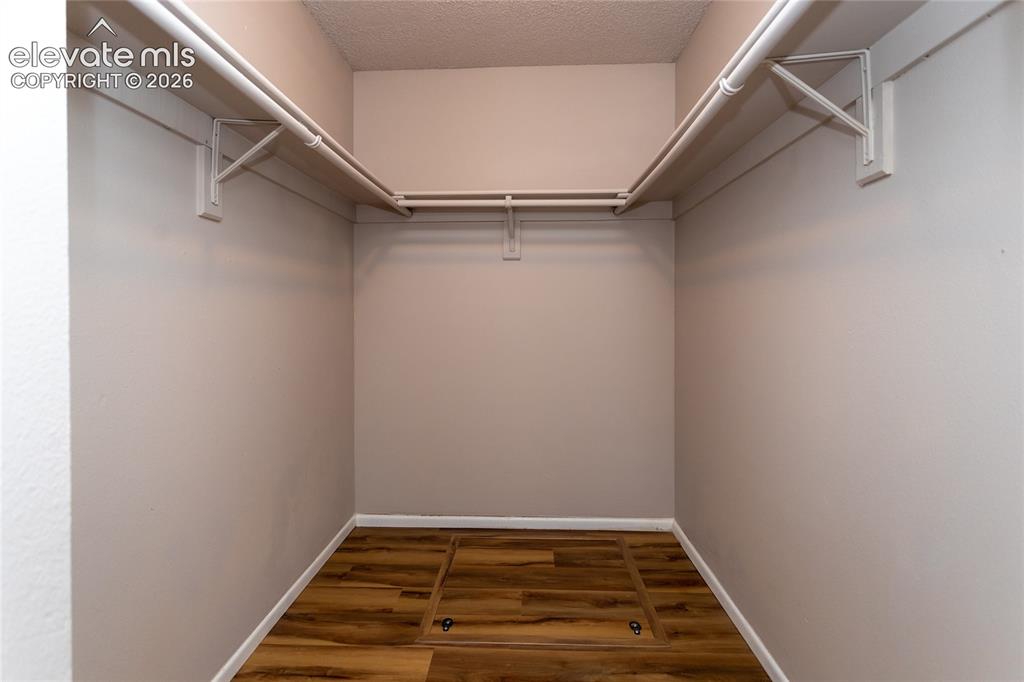 Image 5 of 19: Closet