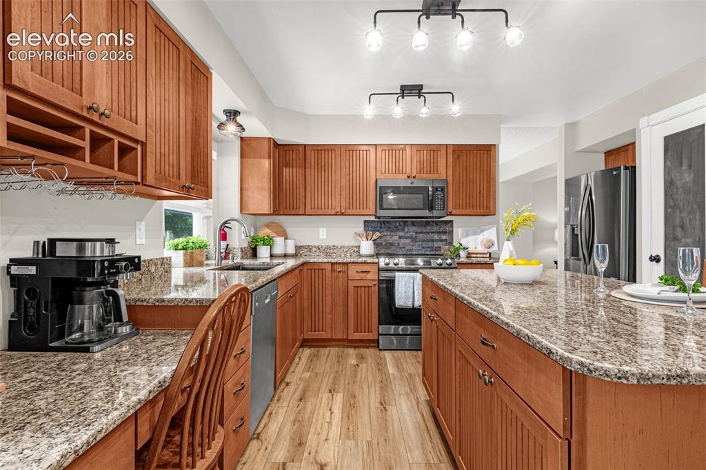 Image 13 of 48: Kitchen