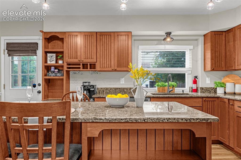 Image 14 of 48: Kitchen