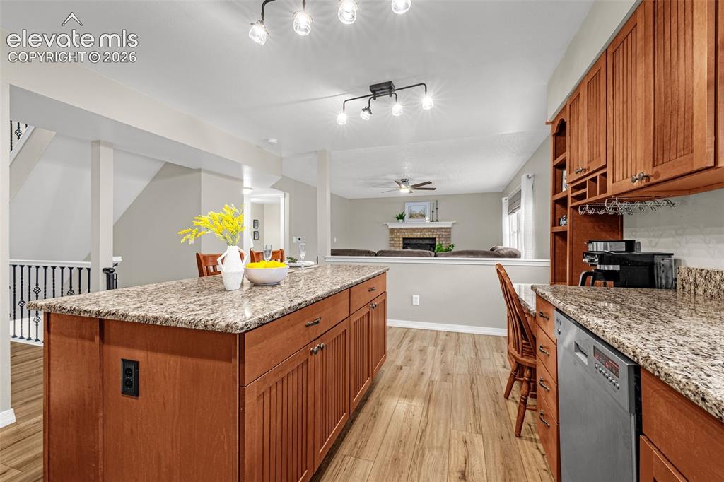 Image 15 of 48: Kitchen