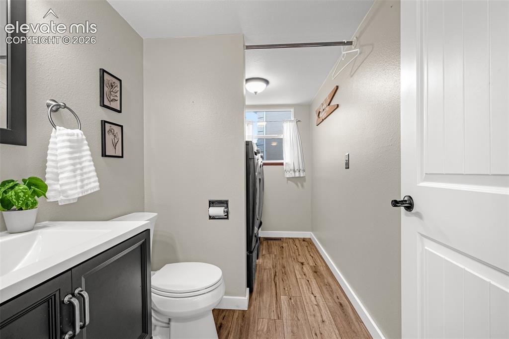 Image 18 of 48: Bathroom