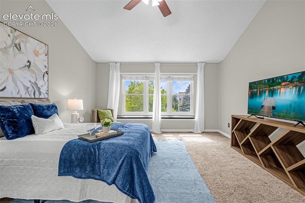 Image 21 of 48: Bedroom