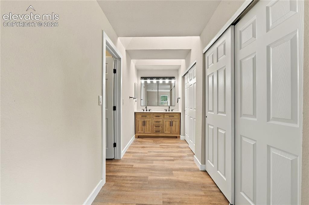 Image 16 of 35: Hallway
