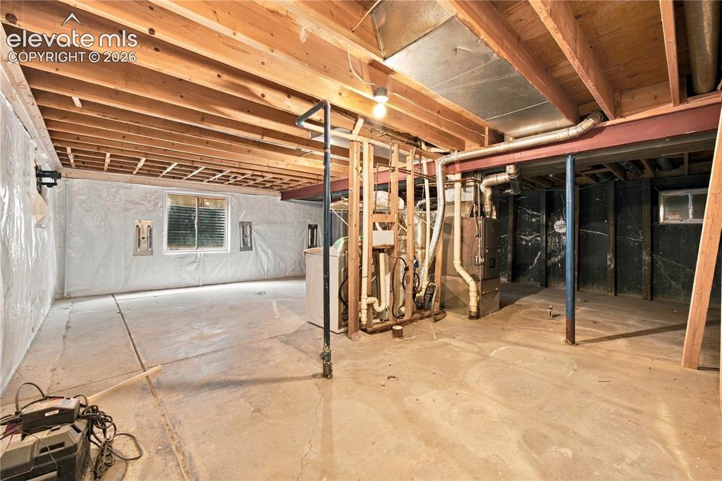 Image 19 of 35: Basement