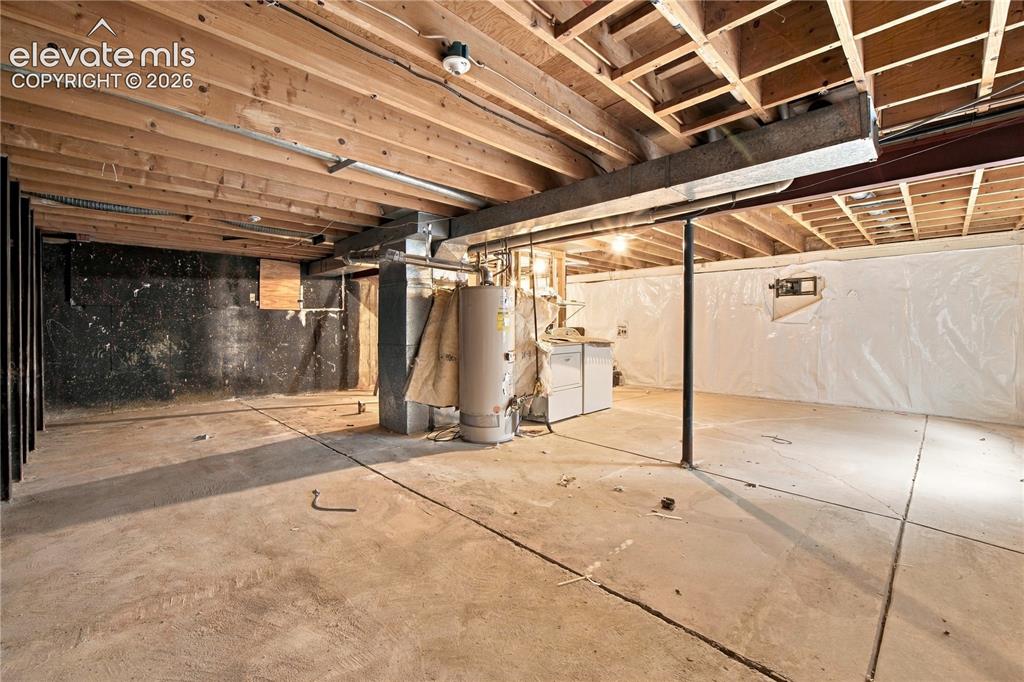 Image 21 of 35: Basement