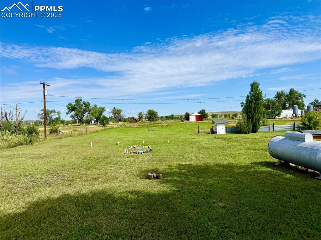 Image 7 of 25: Yard