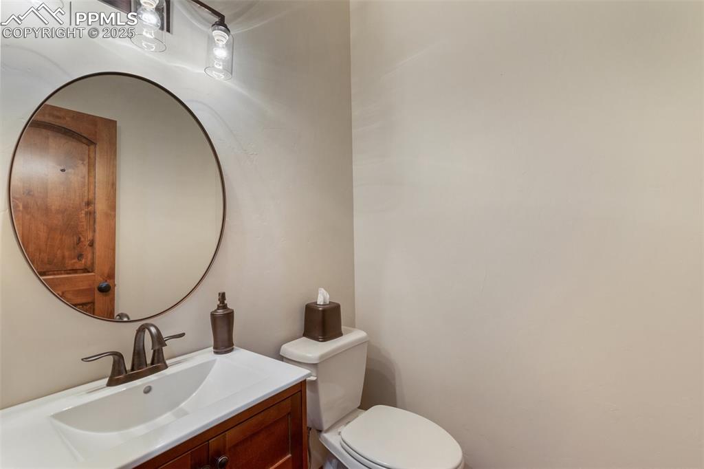 Image 37 of 50: Bathroom