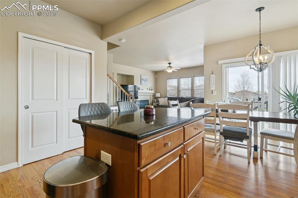 Image 18 of 41: Kitchen