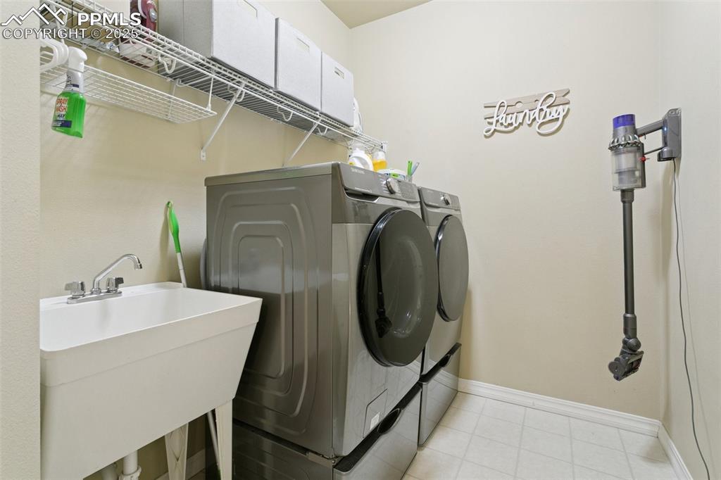 Image 20 of 41: Laundry