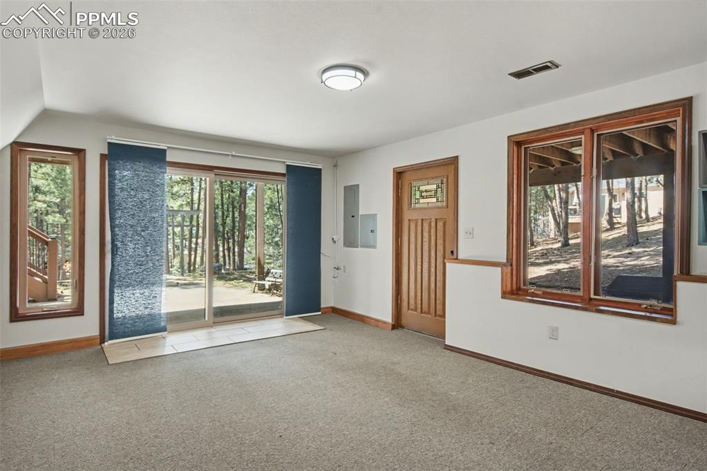 Image 40 of 50: Secondary Suite living area