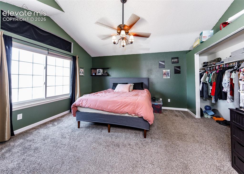 Image 14 of 41: Bedroom