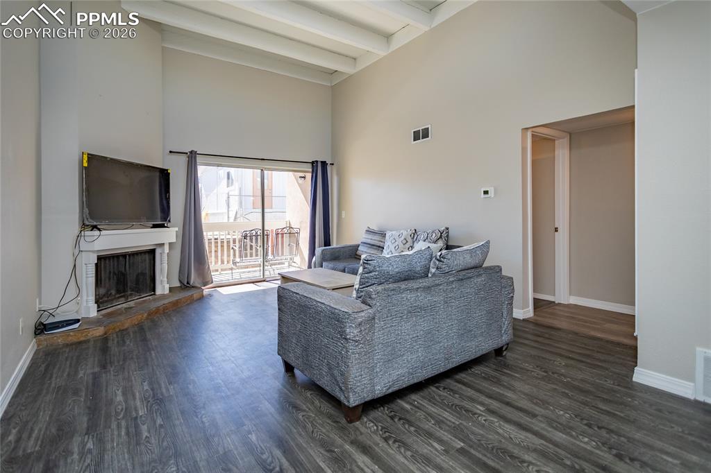 Image 12 of 19: Living Room