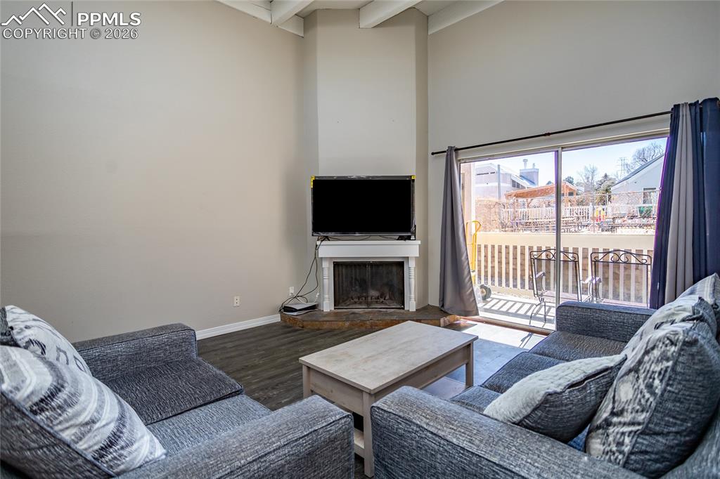 Image 13 of 19: Living Room