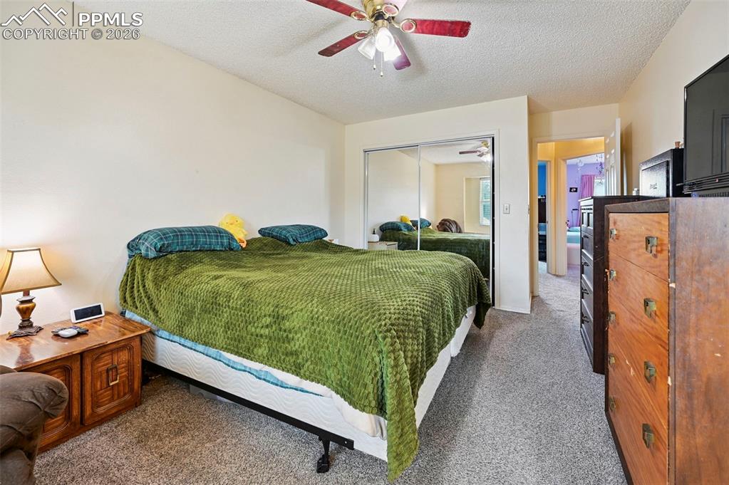 Image 16 of 35: Bedroom