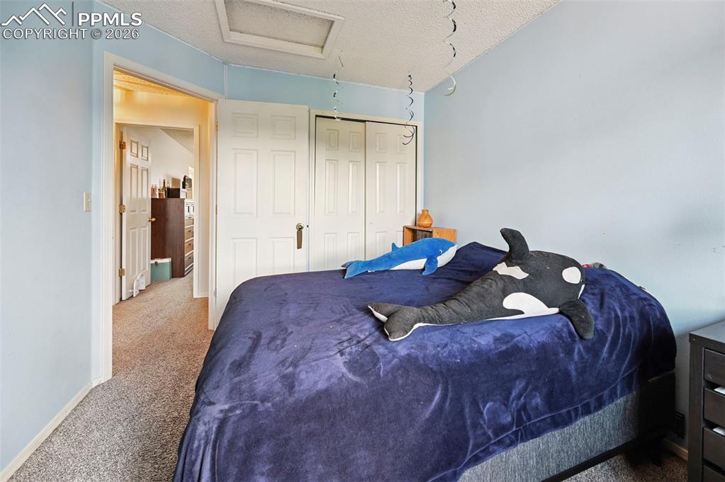 Image 19 of 35: Bedroom