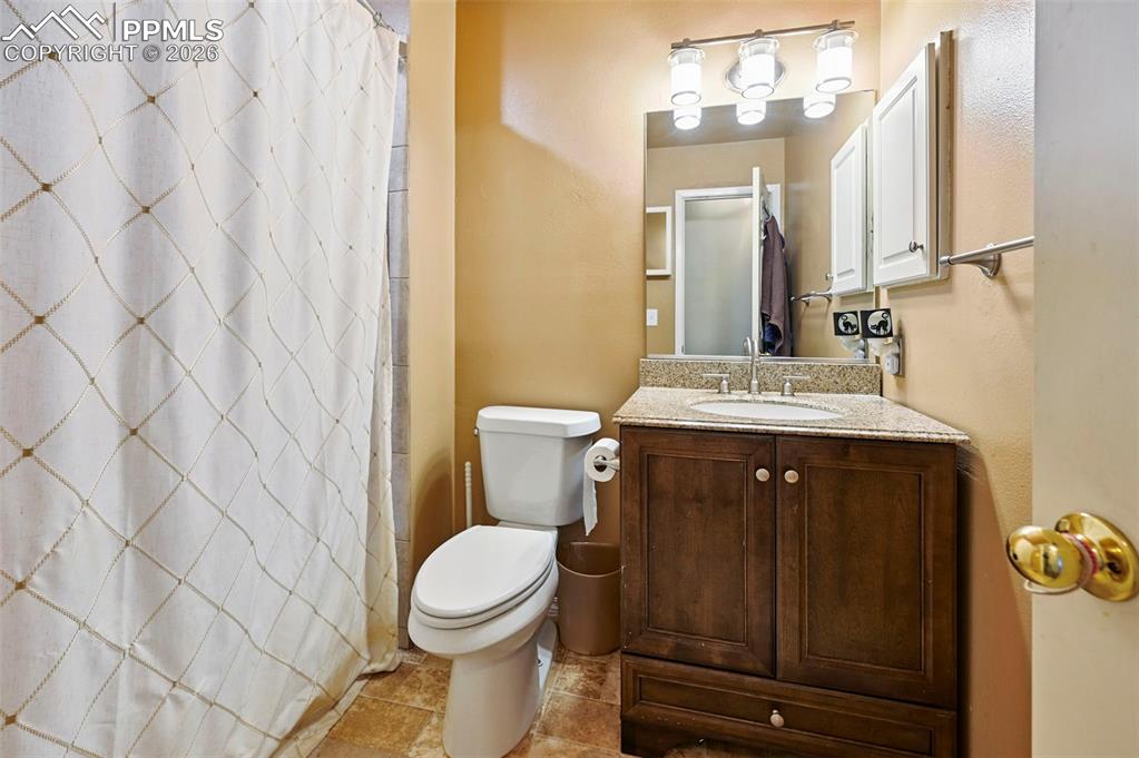 Image 20 of 35: Bathroom