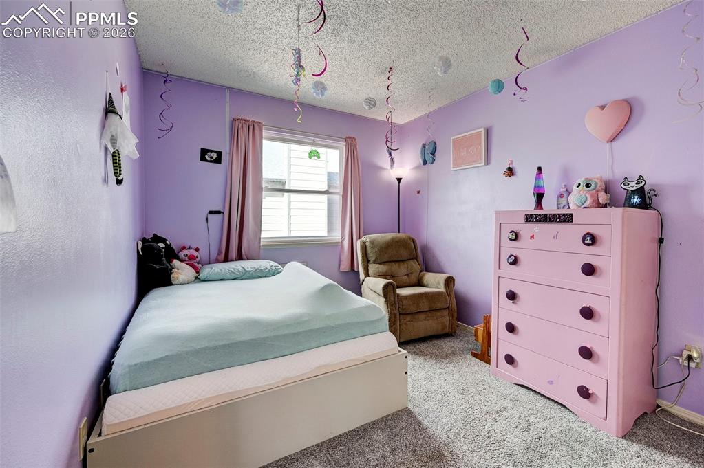 Image 21 of 35: Bedroom