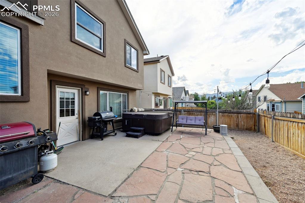 Image 26 of 35: Patio