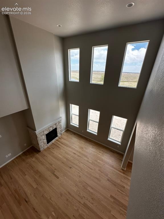 Image 16 of 36: Living Room