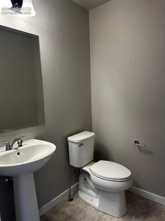 Image 22 of 36: Bathroom