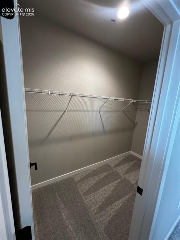 Image 32 of 36: Closet